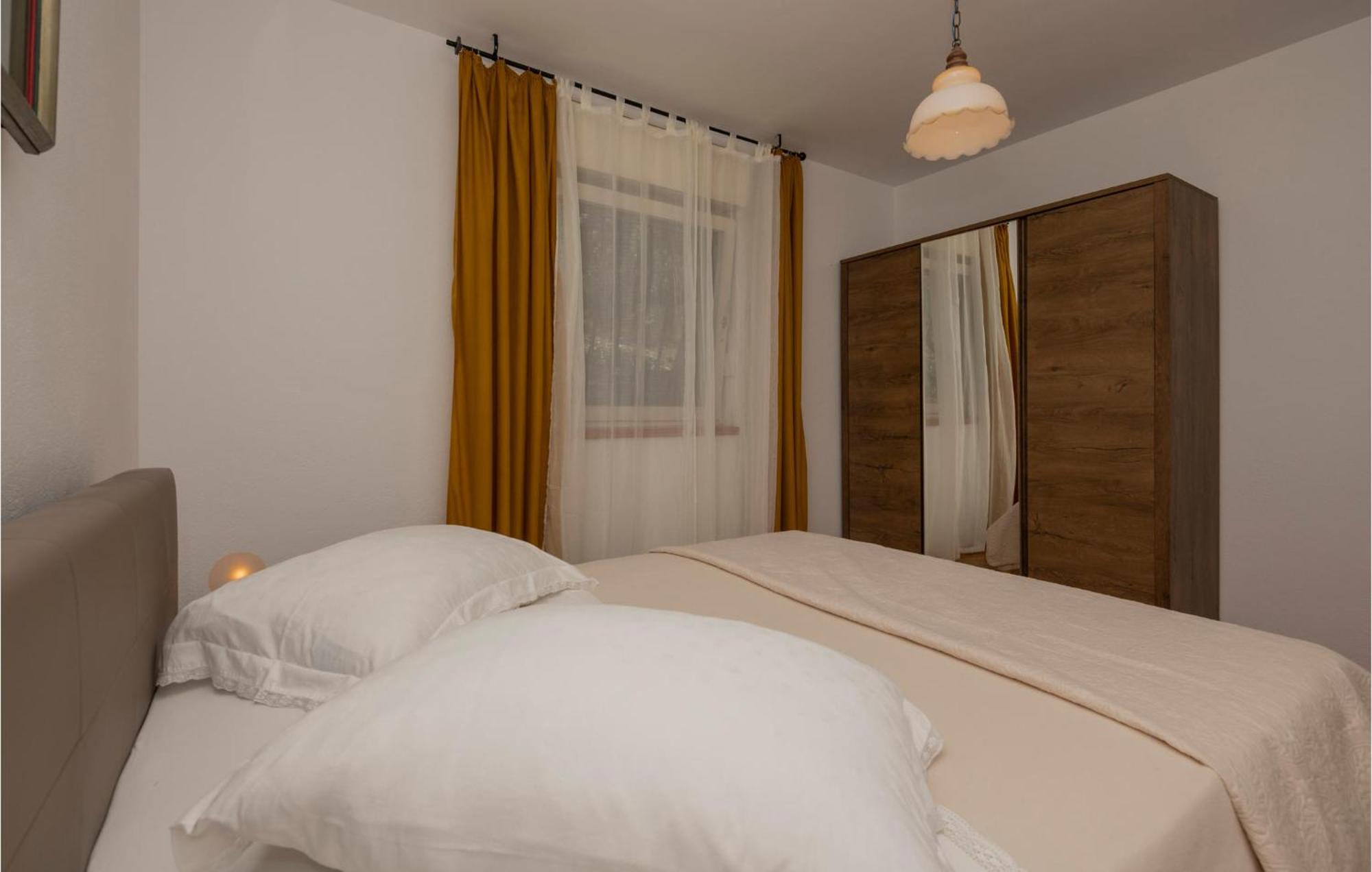 Nice Apartment In Tucepi With Wifi Exterior photo