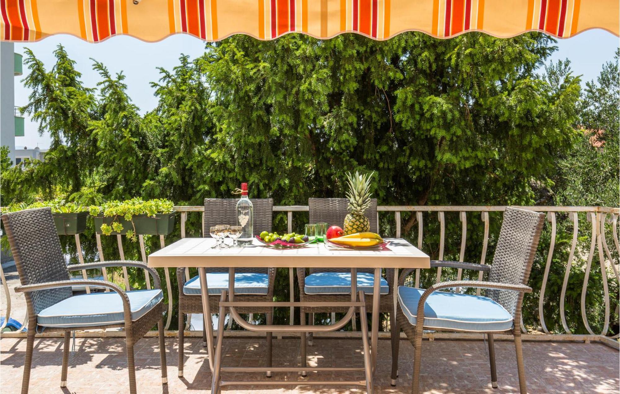 Nice Apartment In Tucepi With Wifi Exterior photo